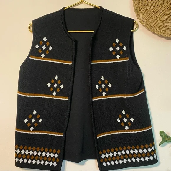 Southwestern Boho Knit Vest - Picture 5 of 5